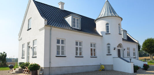 Hvordan de rigtige døre og vinduer i sportshaller kan forbedre ventilation og indeklima